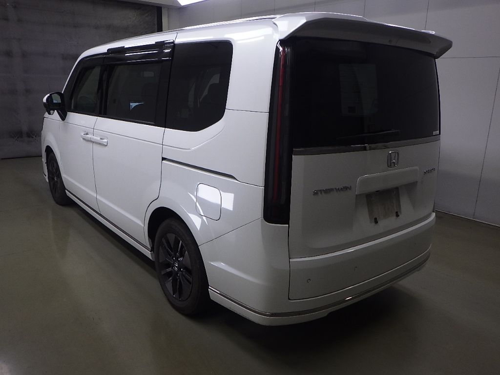 2023 Honda Stepwgn 7 people auction photo 5