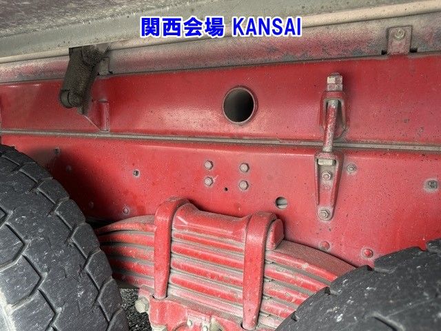 2013 Isuzu Giga dump auction photo 10