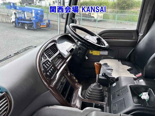 2013 Isuzu Giga dump auction photo 5