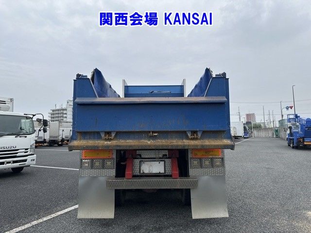 2013 Isuzu Giga dump auction photo 3