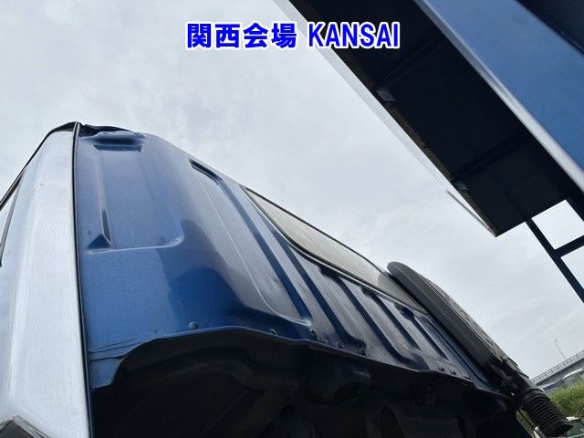 2013 Isuzu Giga dump auction photo 6