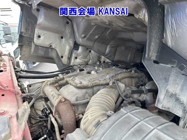 2013 Isuzu Giga dump auction photo 8