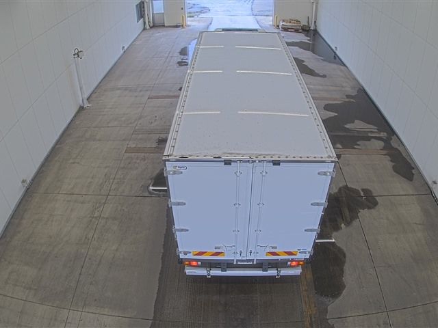 2022 Mitsubishi Fuso Fighter Refrigerated PG Wide auction photo 3