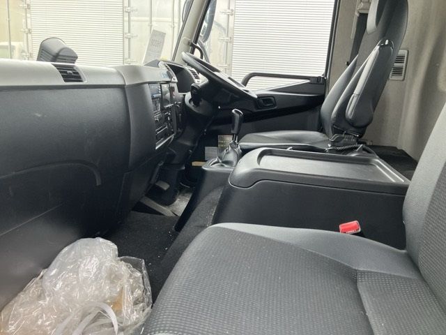 2022 Mitsubishi Fuso Fighter Refrigerated PG Wide auction photo 5