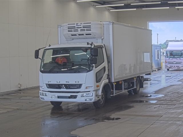 2022 Mitsubishi Fuso Fighter Refrigerated PG Wide Japan auction vehicle