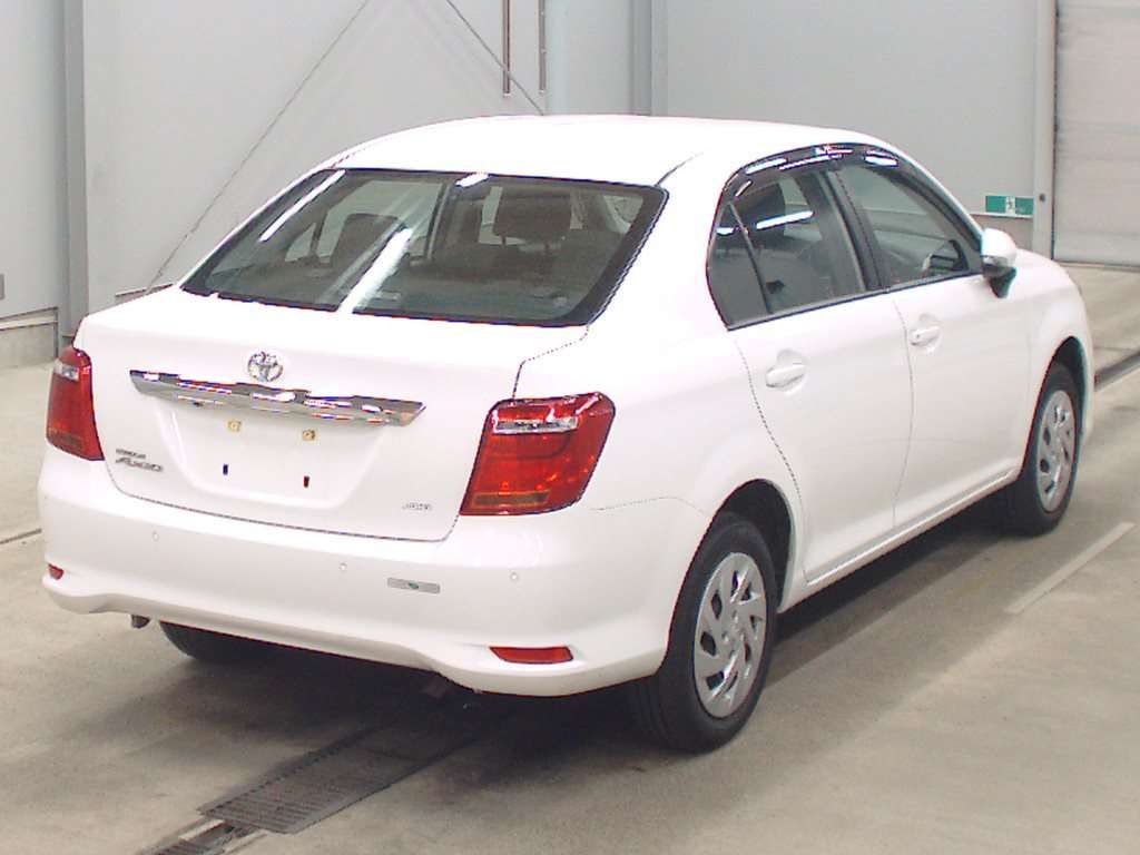 2021 Toyota Corolla Axio EX 4WD auction photo 2