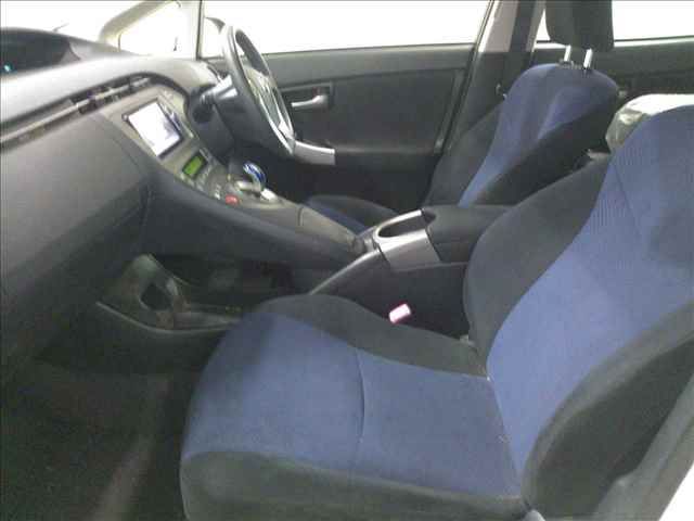 2013 Toyota Prius S auction photo 3