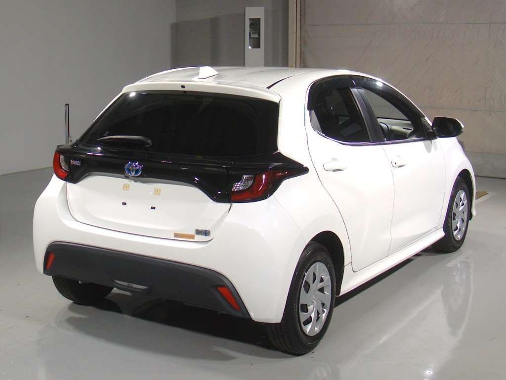 2021 Toyota Yaris Hybrid X auction photo 2