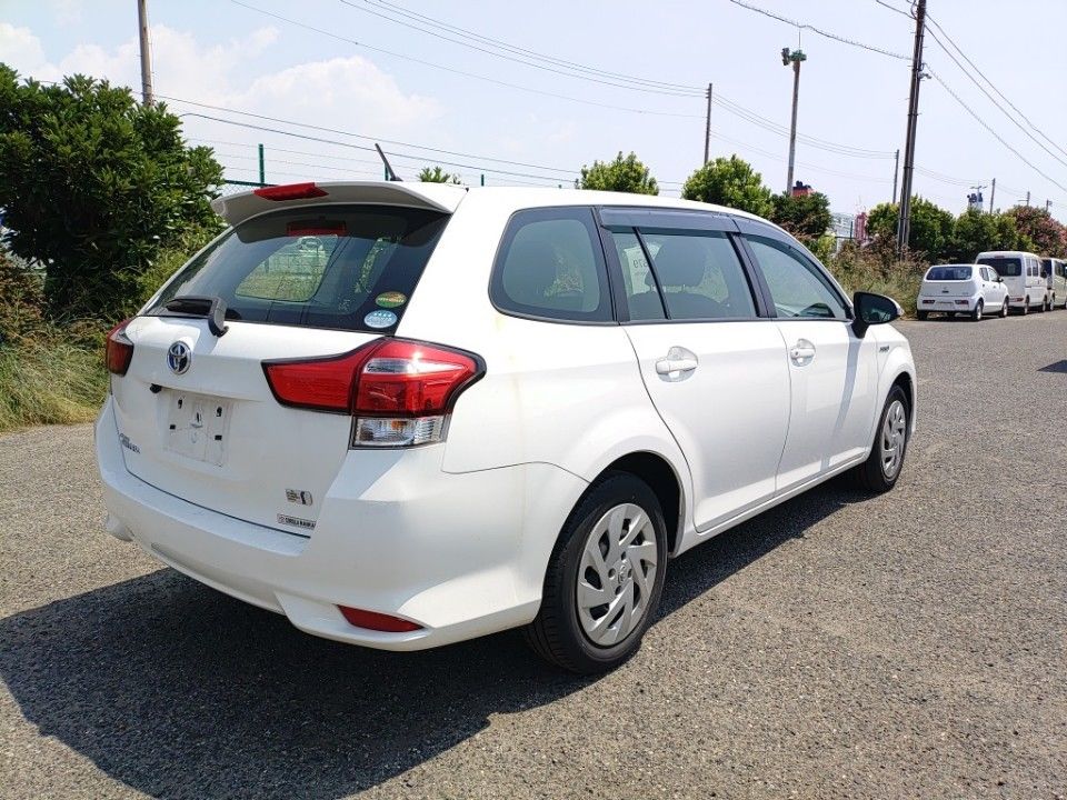 2020 Toyota Corolla Fielder auction photo 2