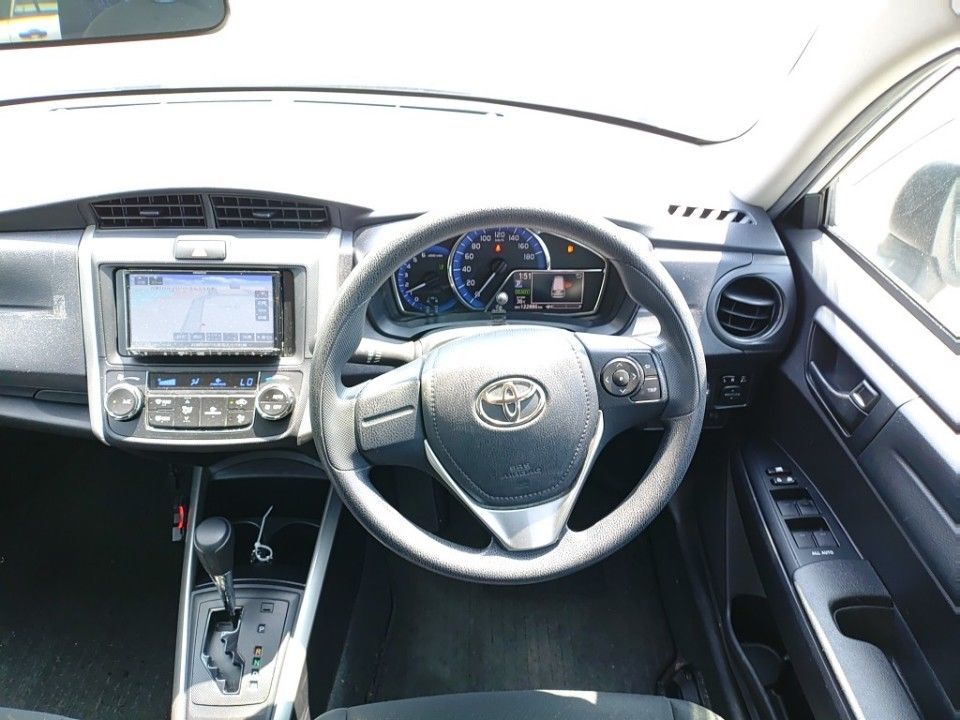 2020 Toyota Corolla Fielder auction photo 3