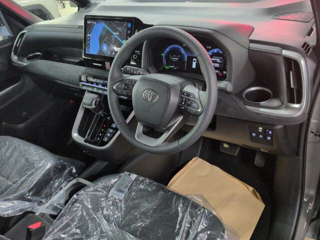 2026 Toyota Voxy ハイブリッドS-Z auction photo 3