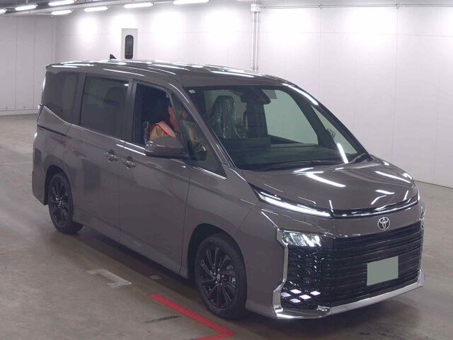 2026 Toyota Voxy ハイブリッドS-Z Japan auction vehicle