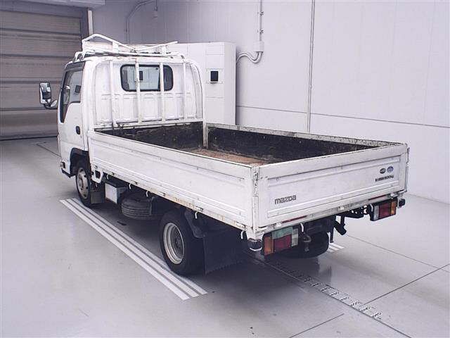 2015 Mazda タイタン Flat body auction photo 2