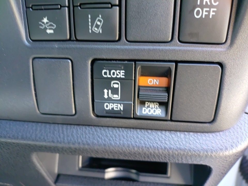 2021 Toyota Noah auction photo 20