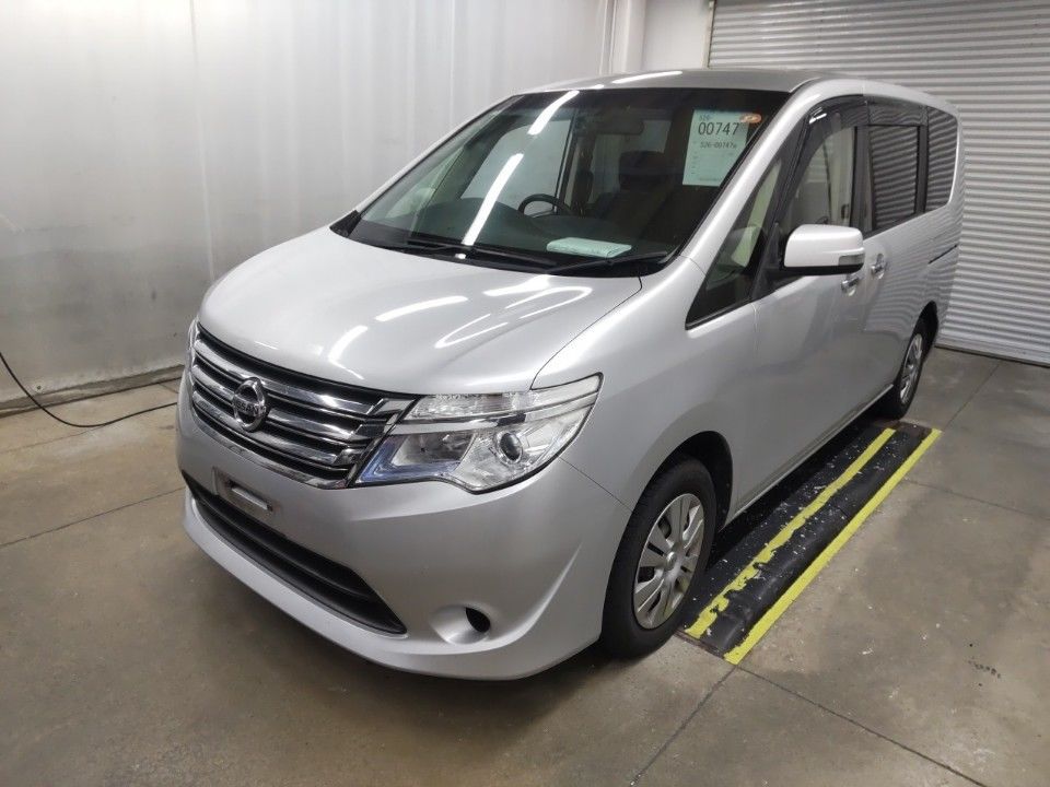 2014 Nissan Serena Japan auction vehicle