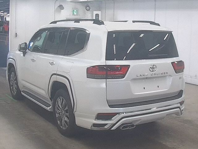 2023 Toyota Land Cruiser ZX 4WD auction photo 2