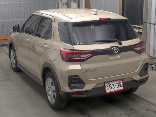 2021 Toyota Raize X S auction photo 2