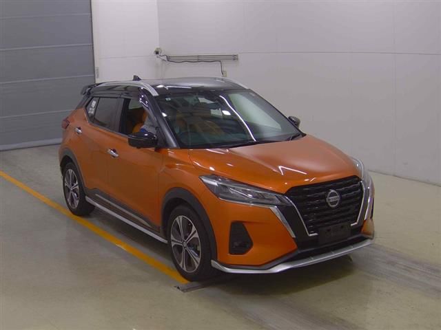 2021 Nissan Kicks X Two-Tone Interior Edition Japan auction vehicle