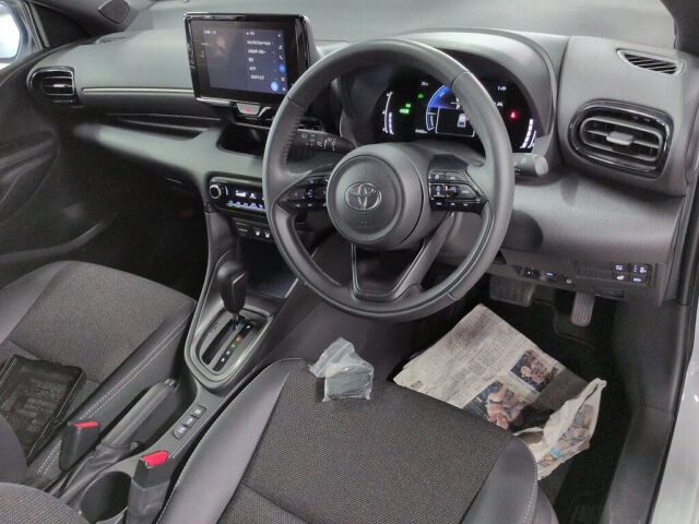2025 Toyota Yaris Hybrid Z auction photo 3
