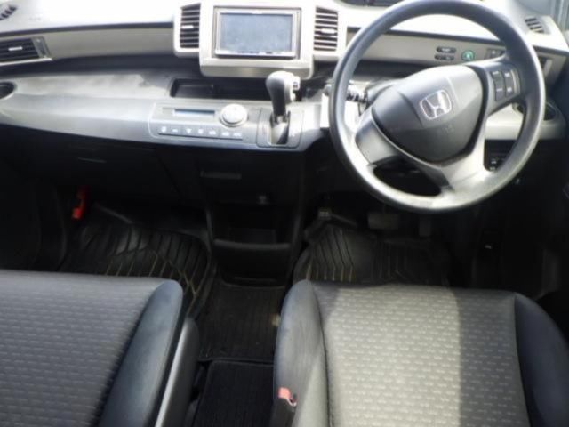 2012 Honda Freed Spike GL auction photo 3