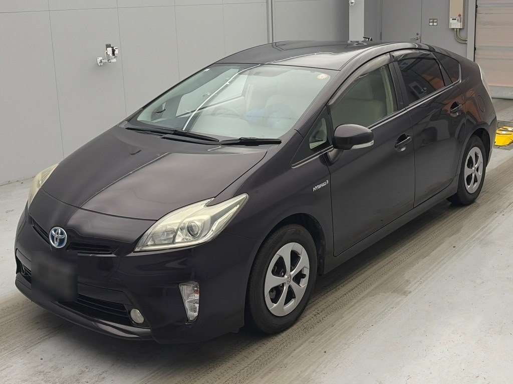 Japan Auction Vehicles 4 2015 Toyota Prius S auction photo