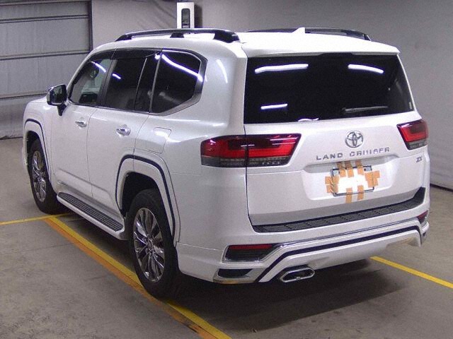 2023 Toyota Land Cruiser ZX 4WD auction photo 2