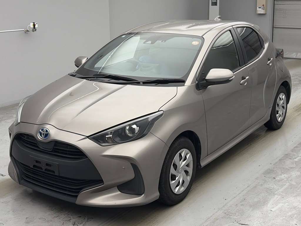 Japan Auction Vehicles 4 2021 Toyota Yaris Hybrid X auction photo