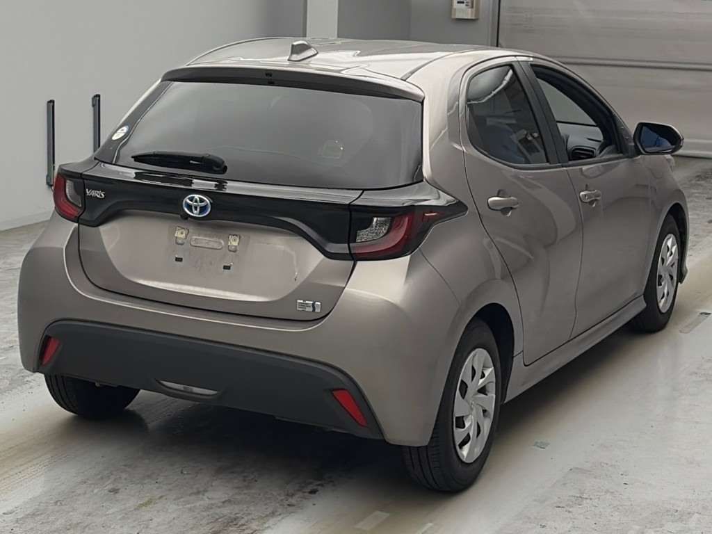2021 Toyota Yaris Hybrid X auction photo 2