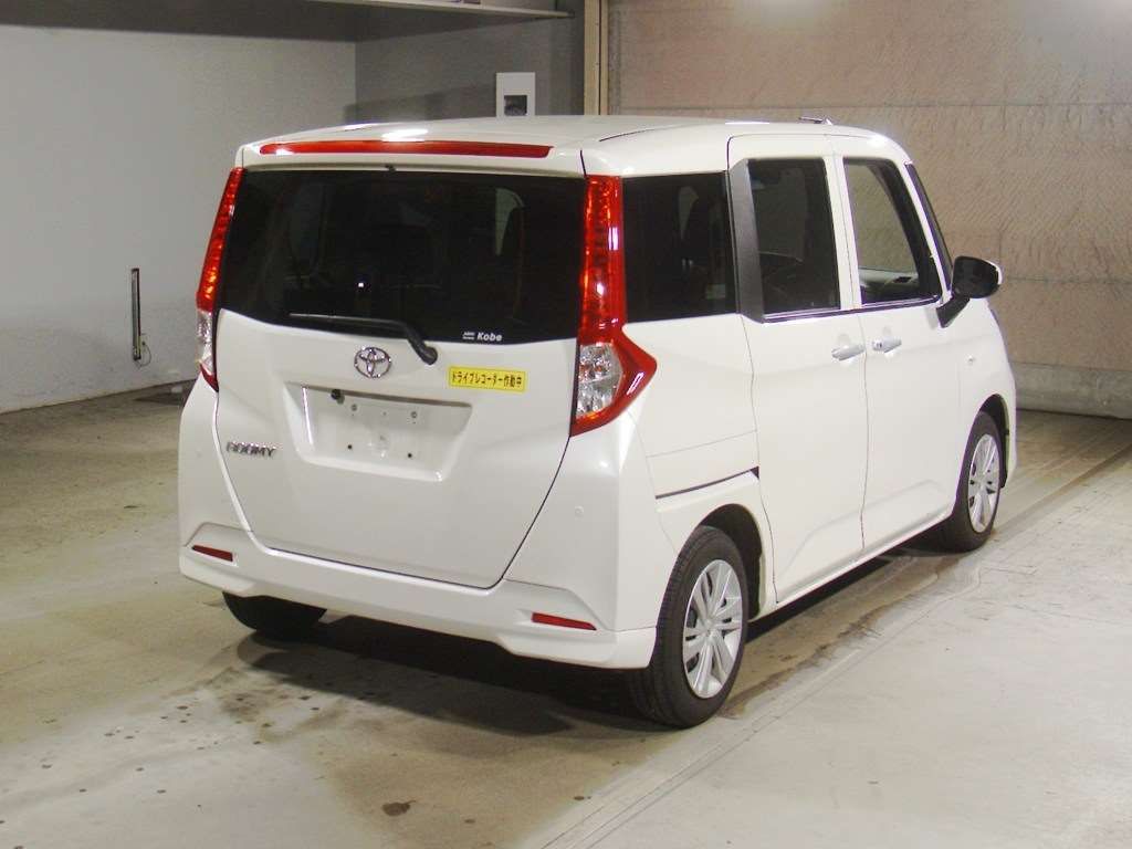 2021 Toyota Roomy X auction photo 2