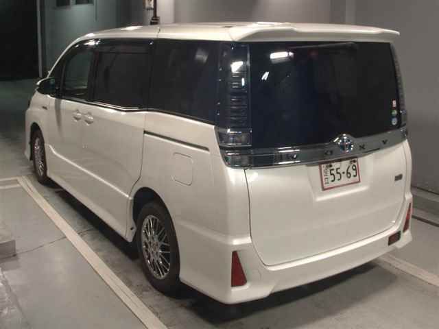 2017 Toyota Voxy ハイブリッドZS auction photo 2