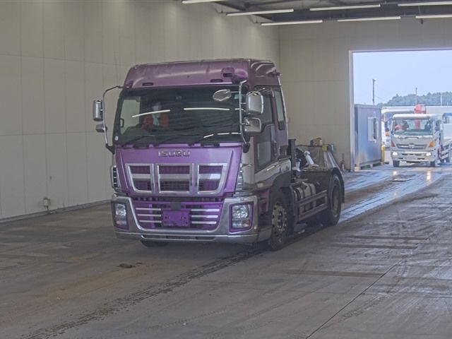 2012 Isuzu Giga トラクター Japan auction vehicle