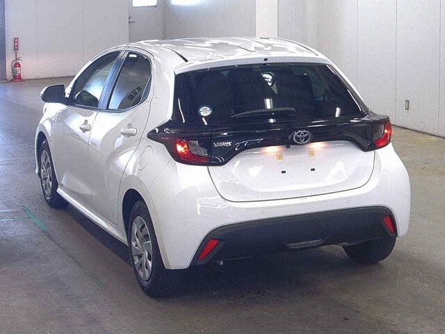 2024 Toyota Yaris X auction photo 2