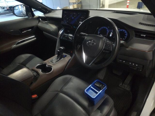 2024 Toyota Harrier Z Leather Package auction photo 3