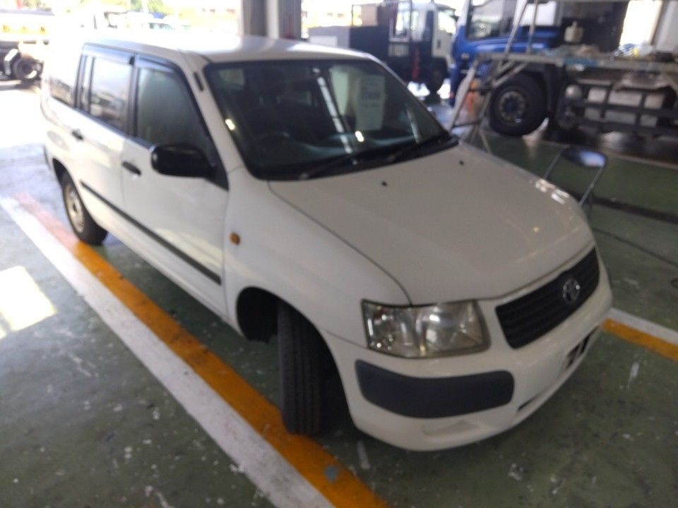 2014 Toyota Succeed auction photo 4