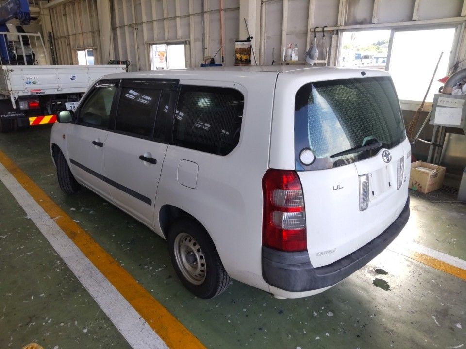 2014 Toyota Succeed auction photo 6