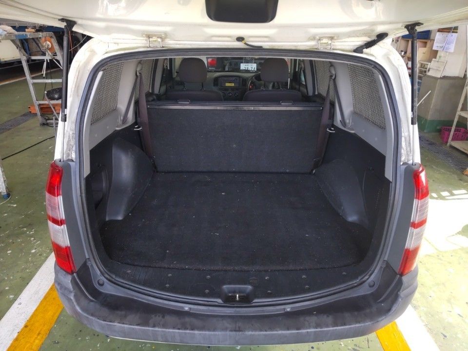 2014 Toyota Succeed auction photo 8