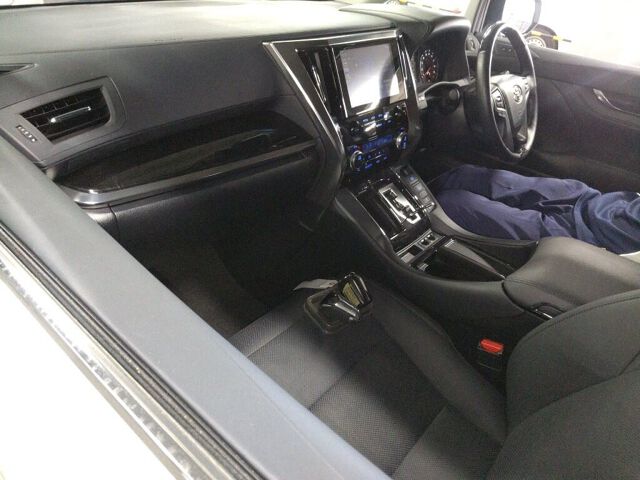 2021 Toyota Alphard 2.5S Cパッケージ auction photo 3