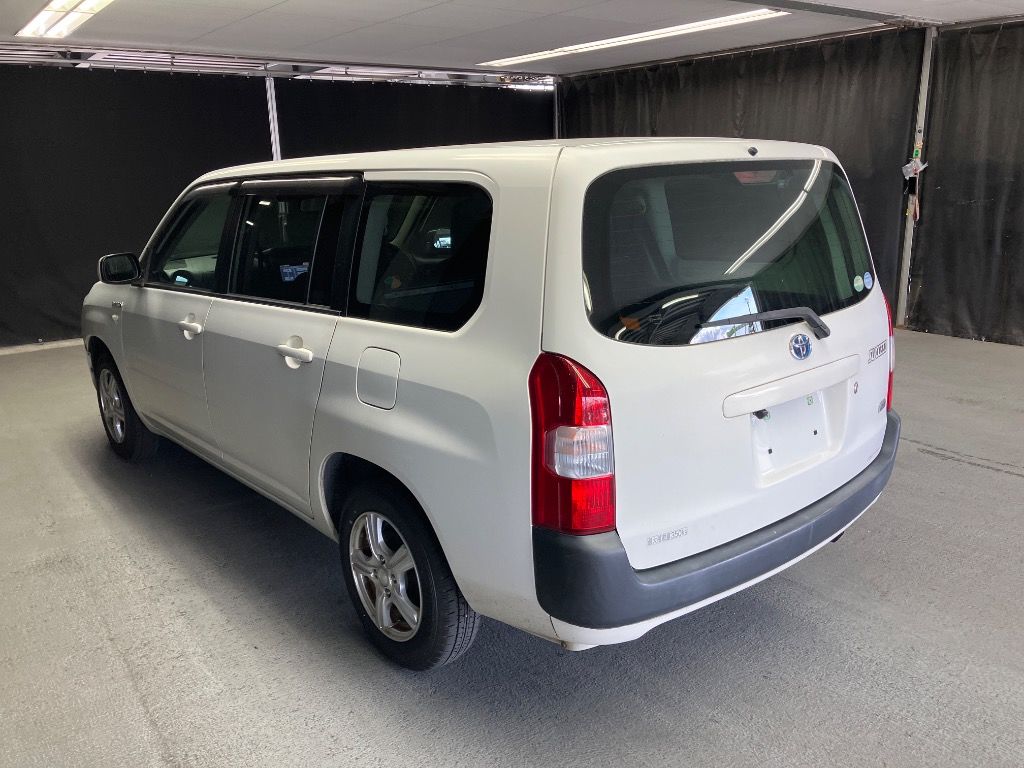 2019 Toyota Succeed UL-X auction photo 2