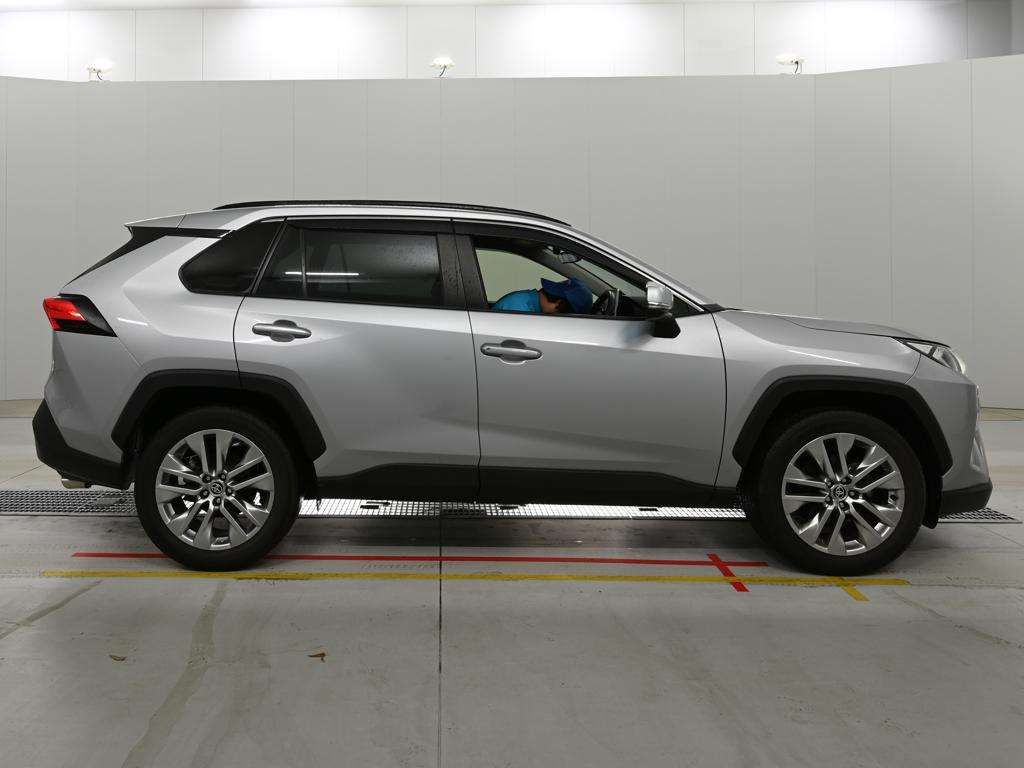 2021 Toyota RAV4 G Z Package 4WD auction photo 3