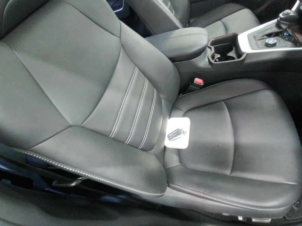 2021 Toyota RAV4 G Z Package 4WD auction photo 10