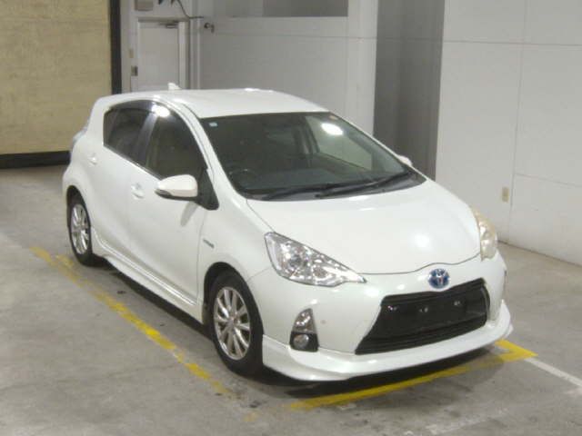 2013 Toyota Aqua G Japan auction vehicle