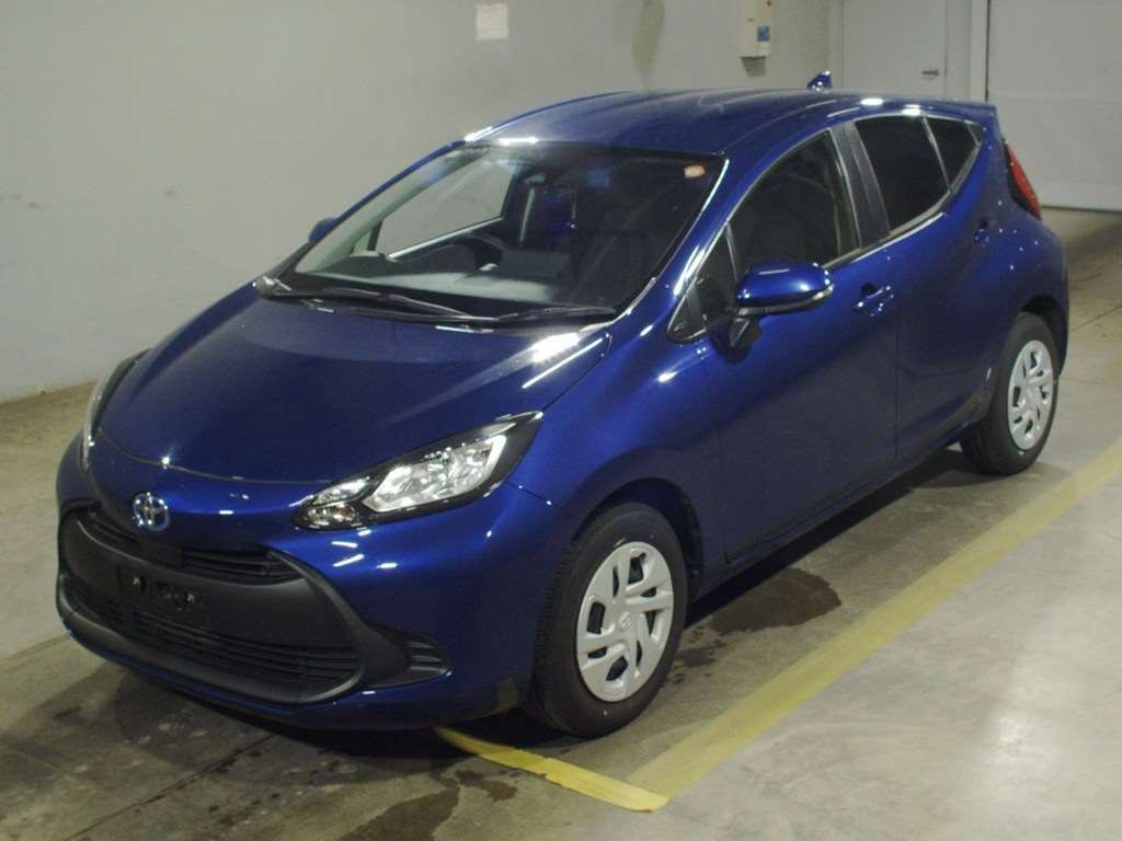 2022 Toyota Aqua X 4WD Japan auction vehicle