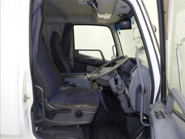 2015 Mitsubishi Fuso Fighter Refrigerated and frozen trucks auction photo 6