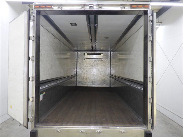 2015 Mitsubishi Fuso Fighter Refrigerated and frozen trucks auction photo 4