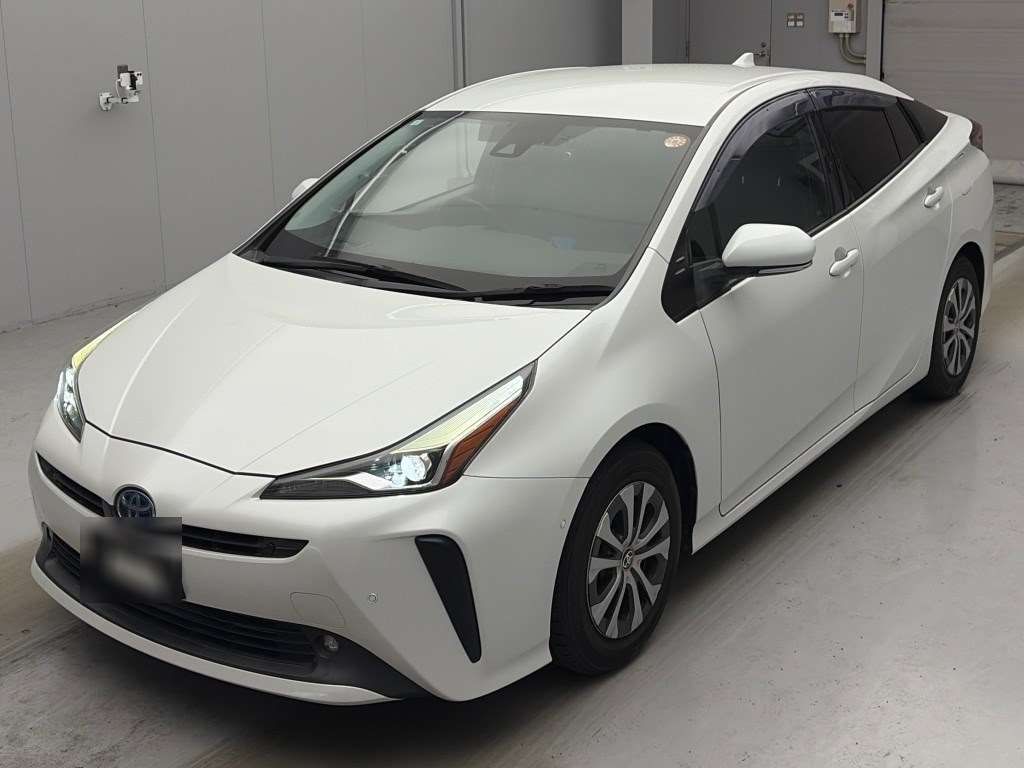 Japan Auction Vehicles 4 2021 Toyota Prius A auction photo