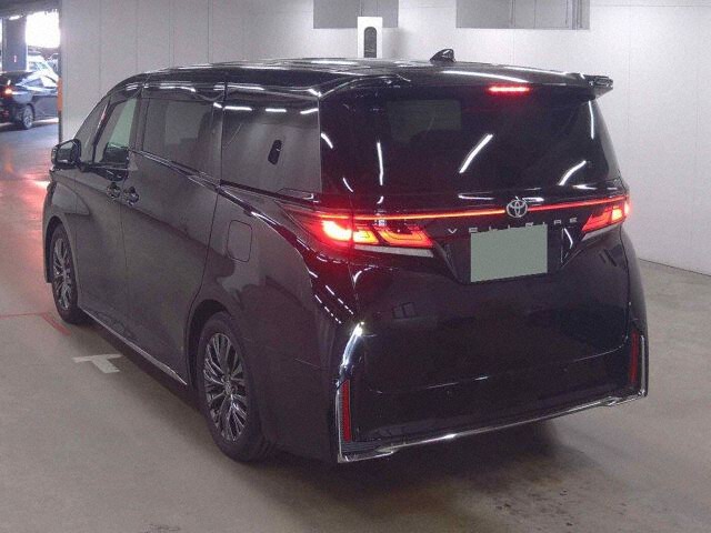 2025 Toyota Vellfire Z Premier auction photo 2