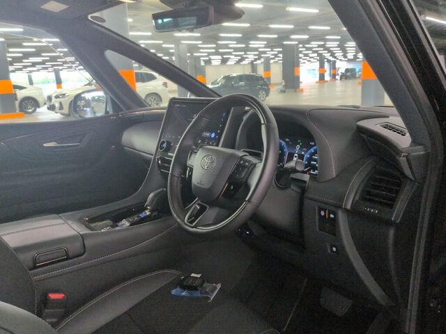 2025 Toyota Vellfire Z Premier auction photo 3