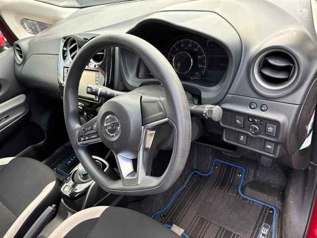 2018 Nissan ノートeパワー eパワーX auction photo 3