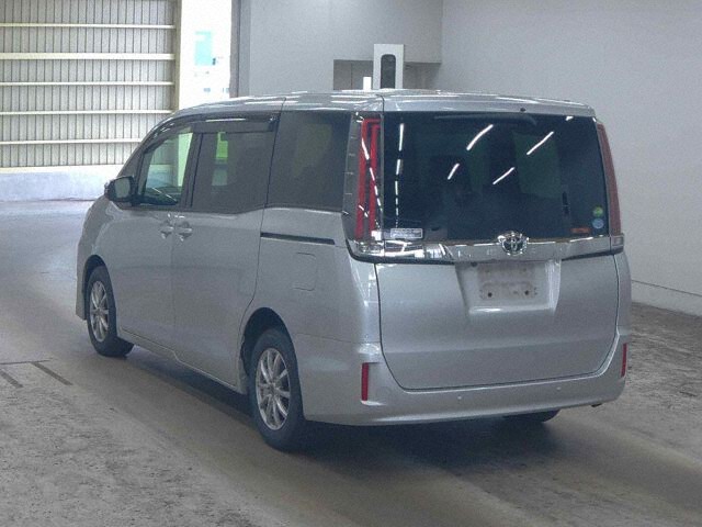 2019 Toyota Noah G auction photo 2