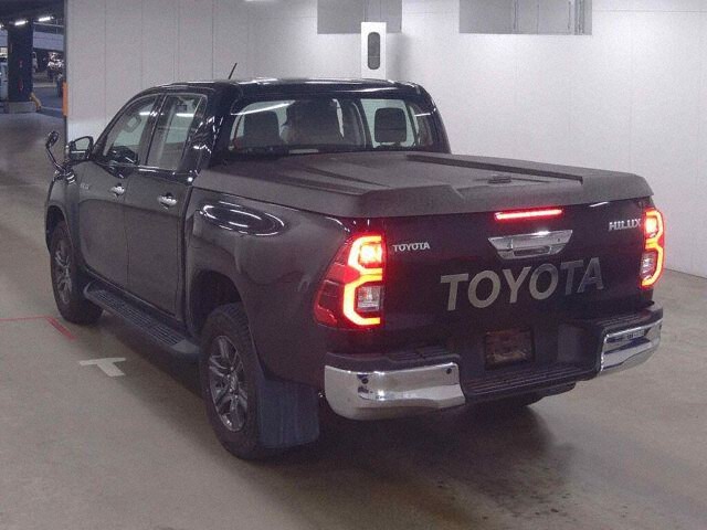 2023 Toyota Hilux Z 4WD auction photo 2